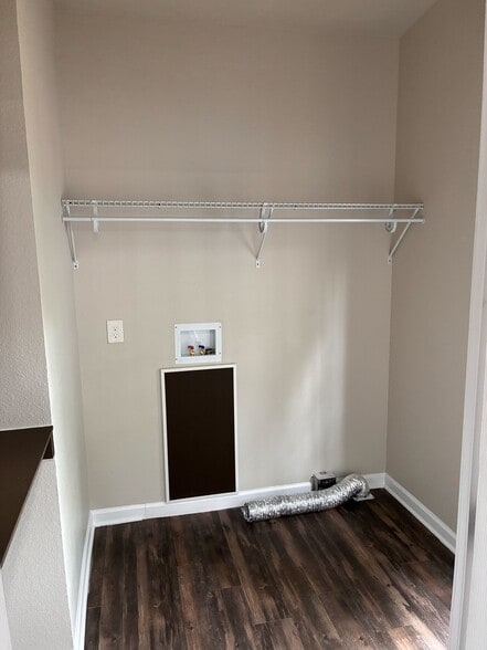 Building Photo - 1403 Darold Dr