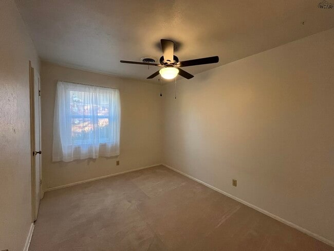 Building Photo - 4723 N Shore Dr