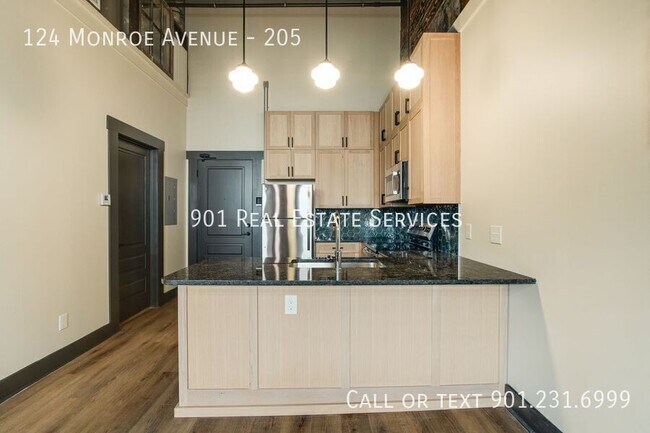 Building Photo - 124 Monroe Ave