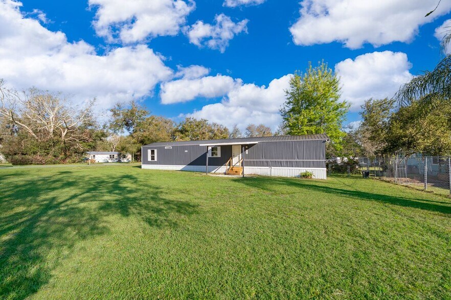 Building Photo - 101 Caroline Ave