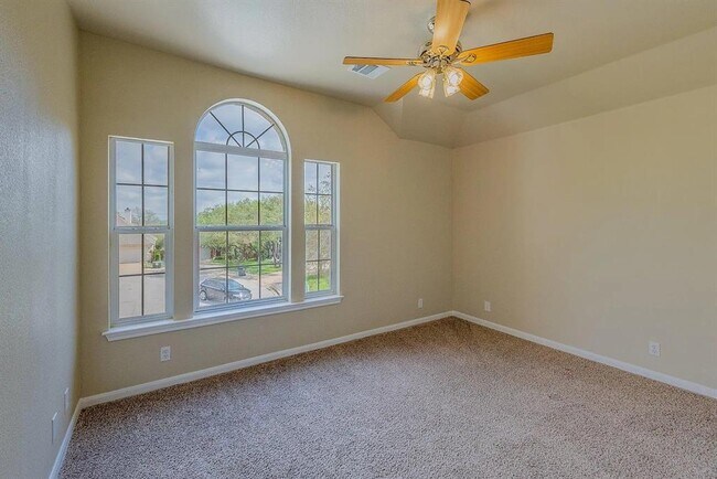 Building Photo - 11505 Emerald Falls Dr