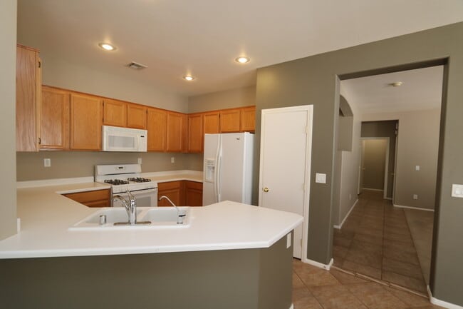 Building Photo - * Single Story * Southwest * Near Beltway * Shopping *