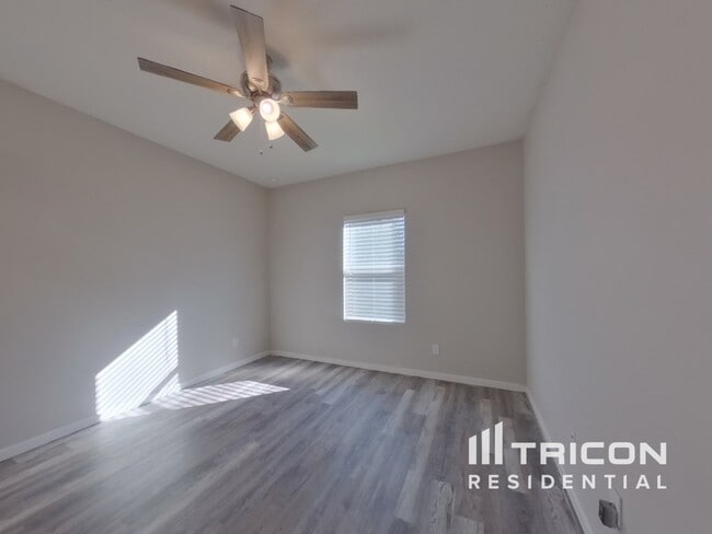 Building Photo - 1073 Cades Cv Wy