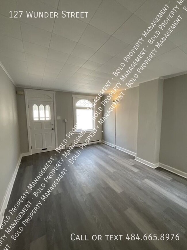 Building Photo - 127 Wunder St