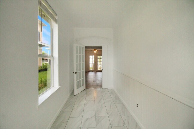 Building Photo - 1133 9th St