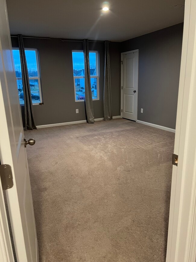 Building Photo - 208 Normandy Cres