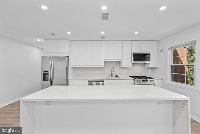 Building Photo - 9459 Fairfax Blvd