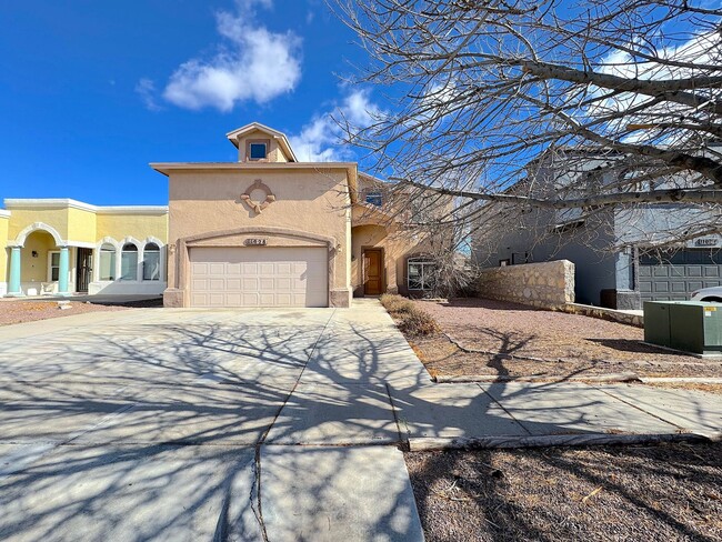 Primary Photo - Northeast El Paso 5 Bed Refrig A/C!