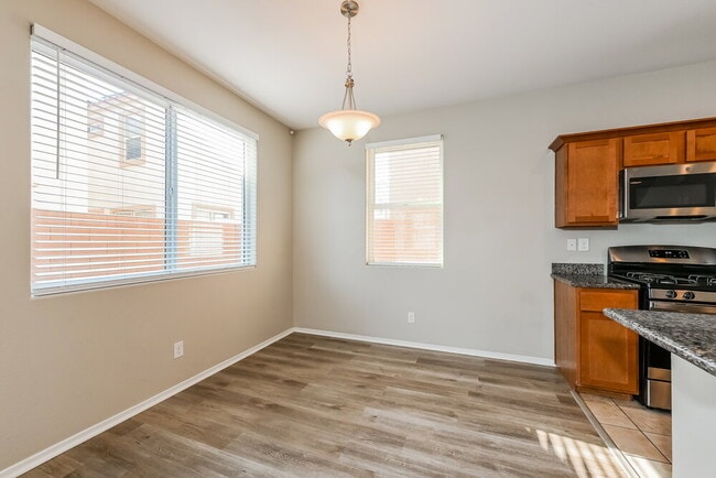 Building Photo - 5350 Panaca Spring St