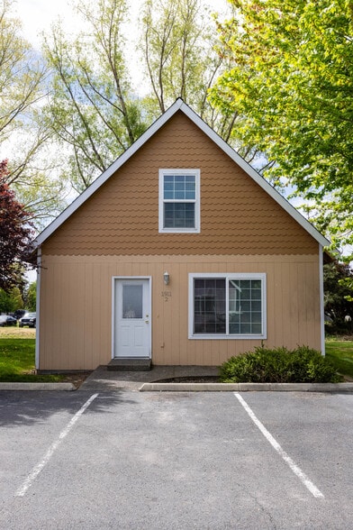 Building Photo - 1505 N Brook Ct