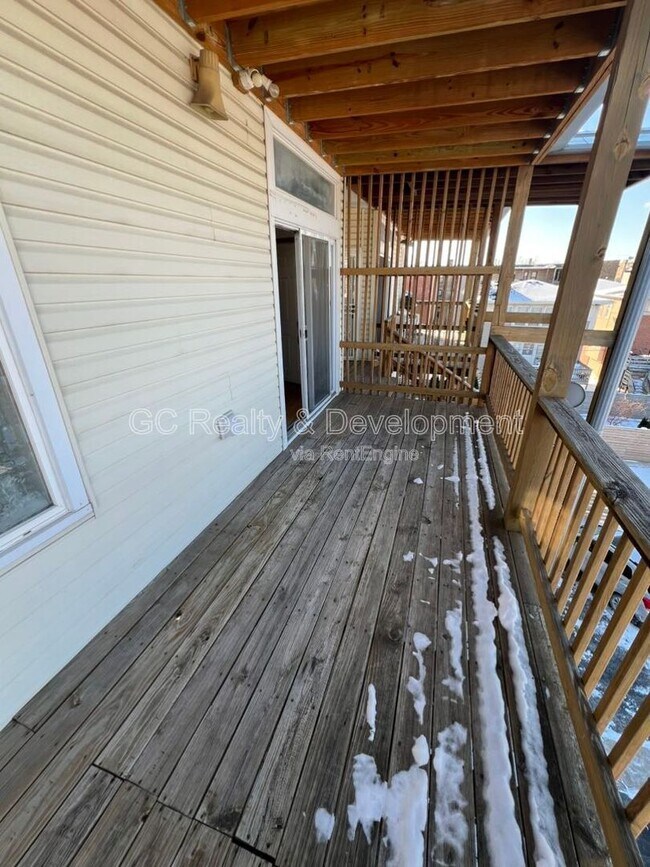 Building Photo - 6130 S Greenwood Ave