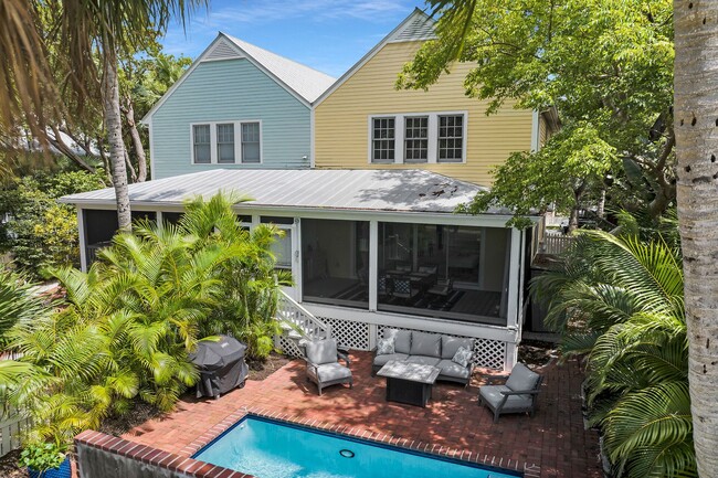 Building Photo - $4500 - Furnished 7-month rental Private Pool! 2 Bedroom / 2.5 Bathroom