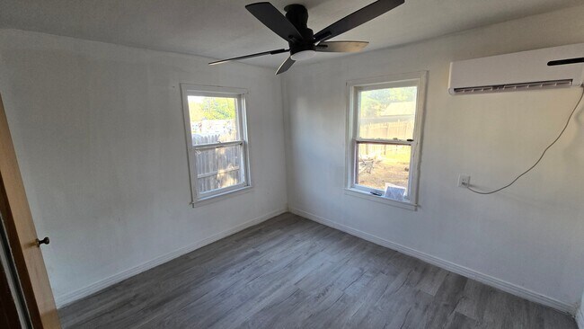Building Photo - 1511 32nd St