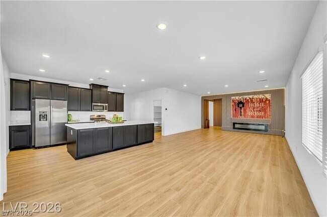 Building Photo - 2706 Song Pt Ave