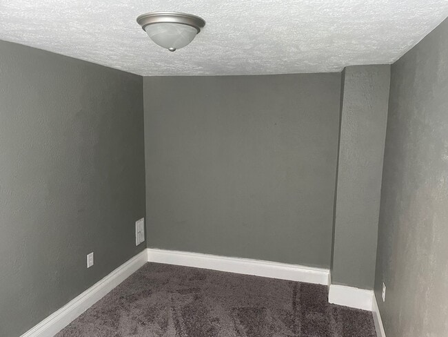 Building Photo - 900 11th St