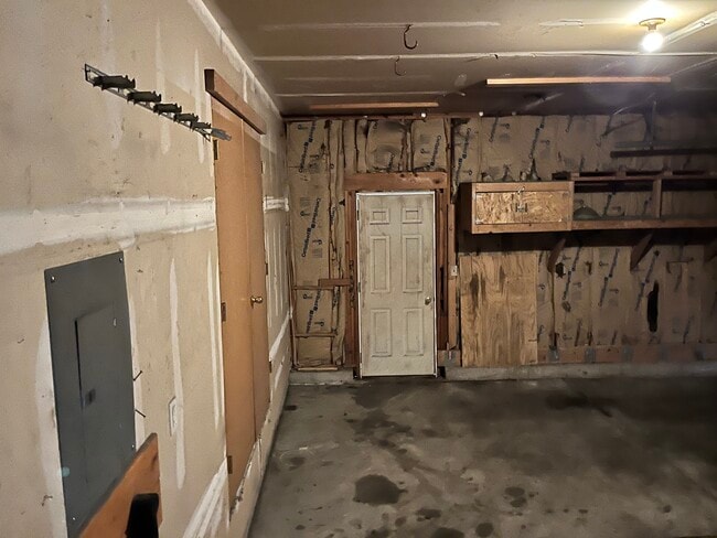 Building Photo - 517 Broadview Dr