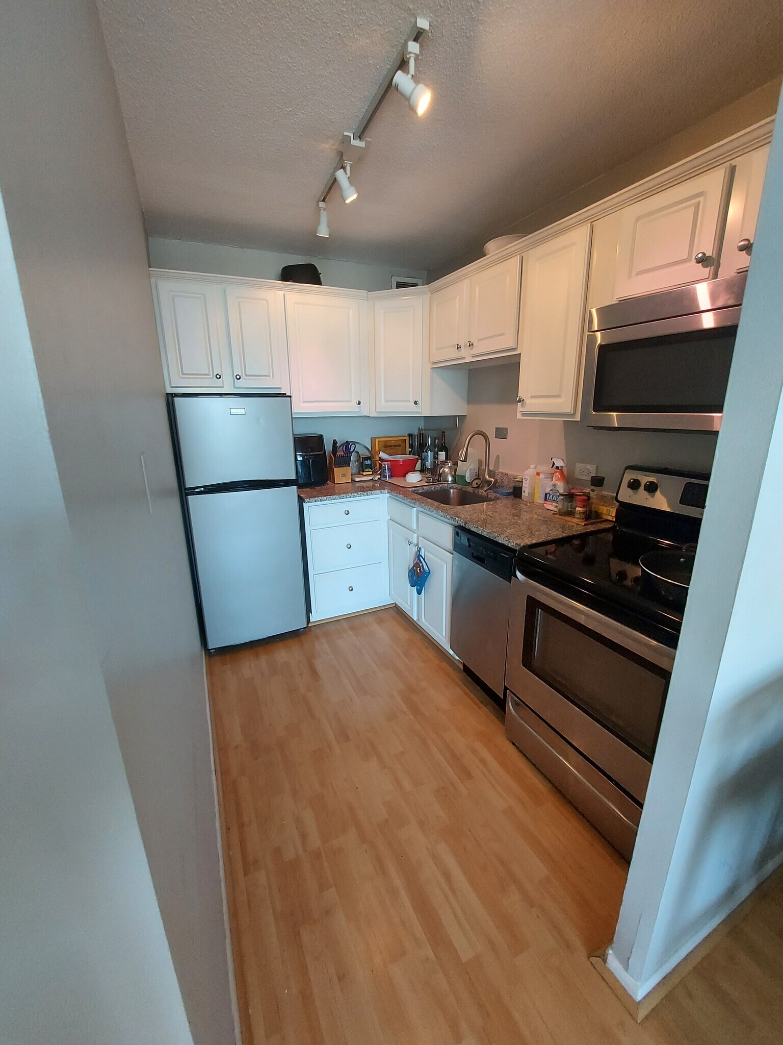 Building Photo - 2728 N Hampden Ct