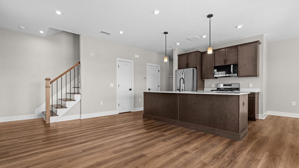 Building Photo - Trailside Village