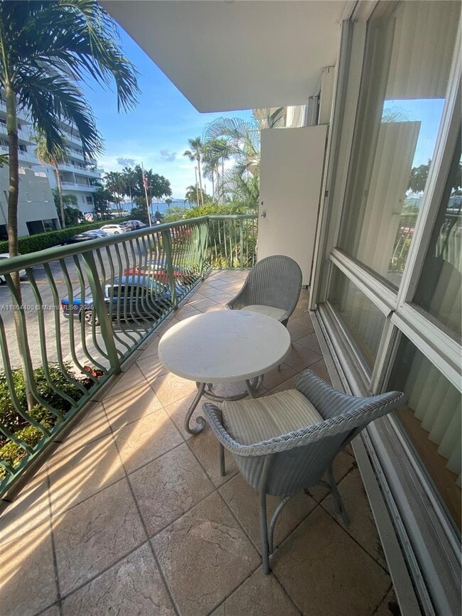 Building Photo - 1408 Brickell Bay Dr