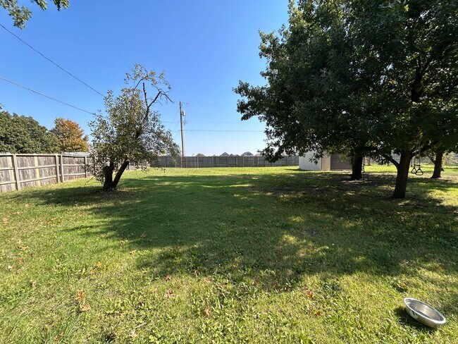 Building Photo - 4 Bed 2 Bath Home In Andover!