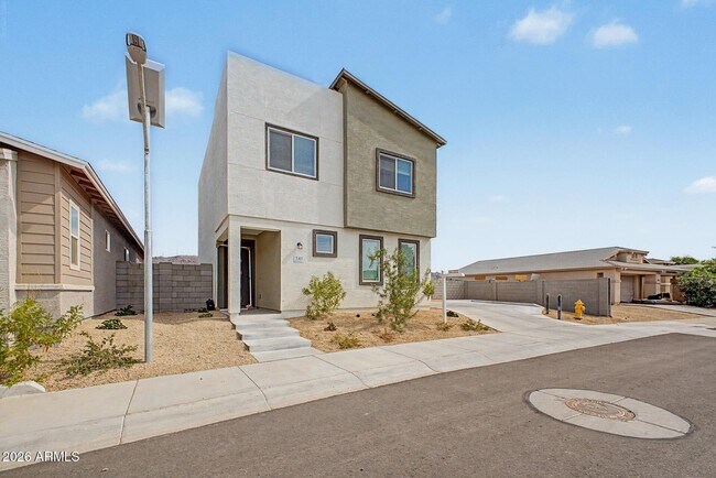 Building Photo - 141 W Latona Rd