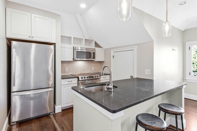 Building Photo - 3324 18th St NW