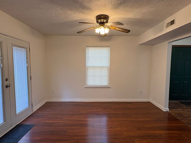 Building Photo - 366 Deputy Ln