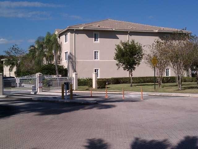 Building Photo - 5011 Wiles Rd
