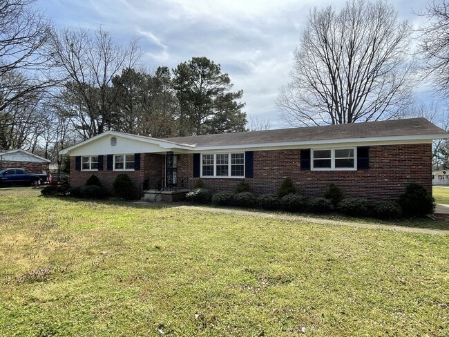 Building Photo - 8413 Old Madison Pike