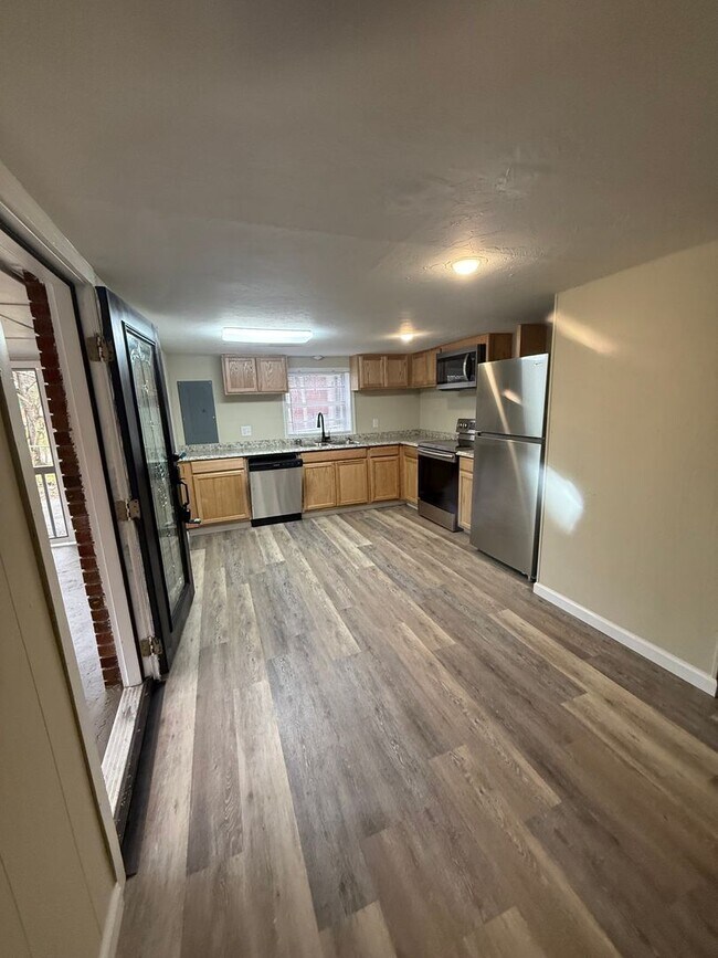 Building Photo - Springdale A