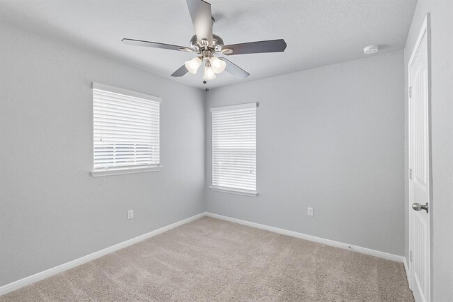Building Photo - 261 Northern Flicker St