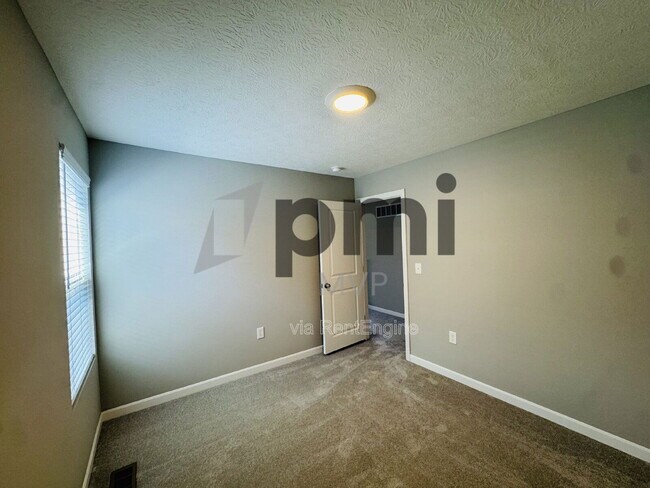 Building Photo - 5749 Shadowfair Ln