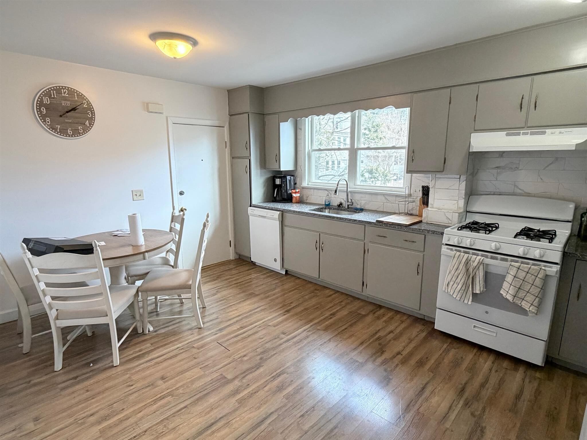 Building Photo - 25 Conwell Ave