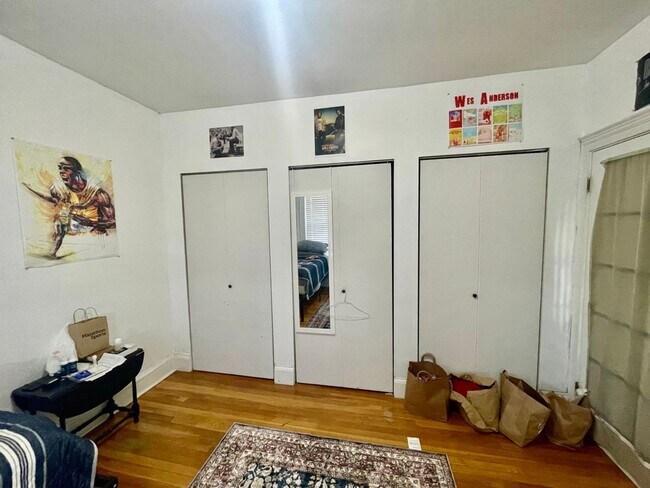 Building Photo - 9/1 No Fee!- Sunny upper floor 2BR - w/d i...