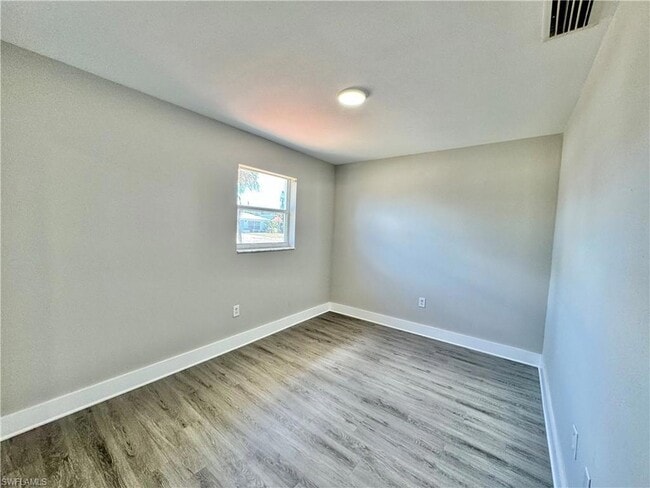 Building Photo - 531 99th Ave N