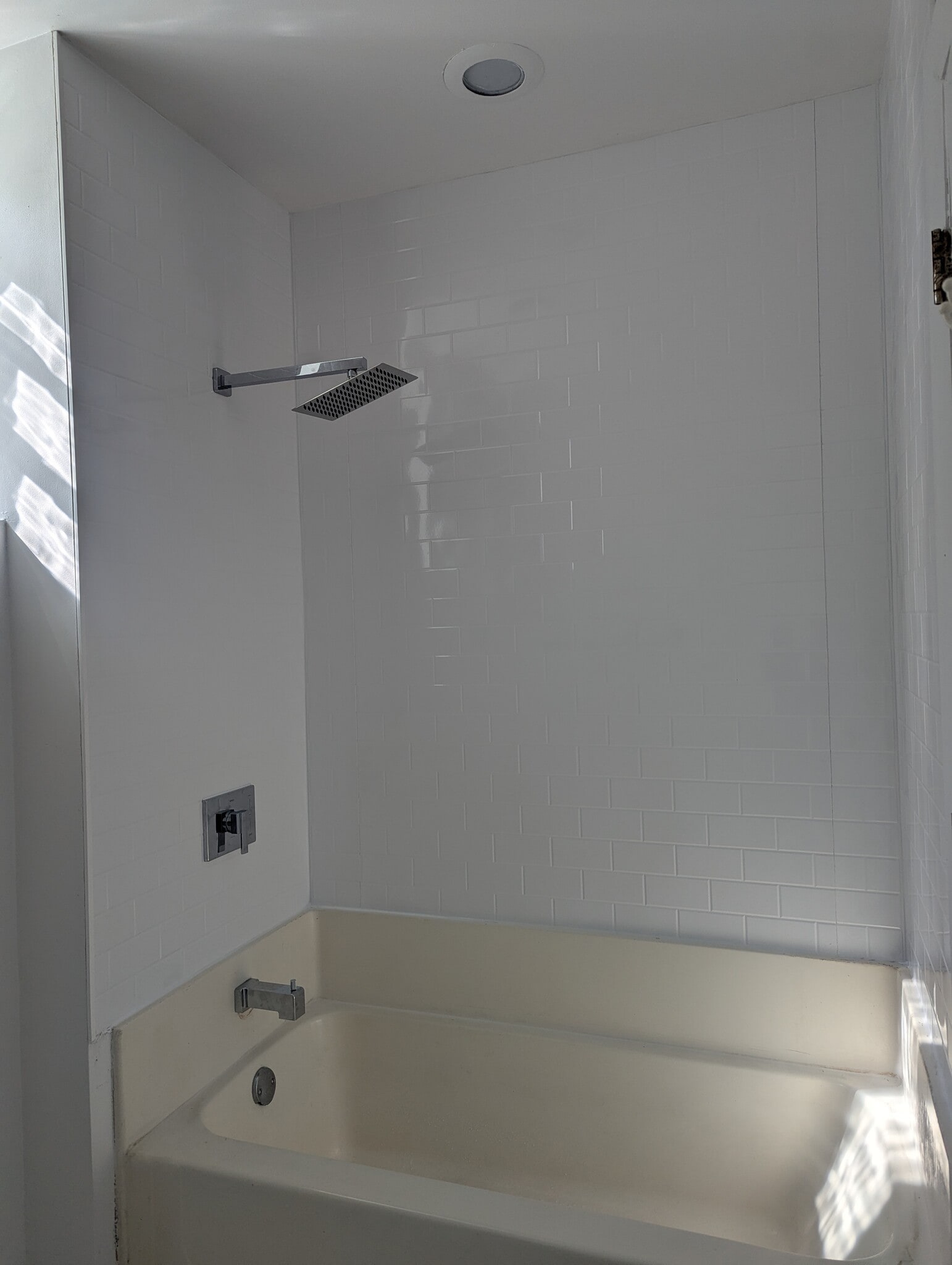 Updated Bathroom Shower - 1230 W Hubbard St