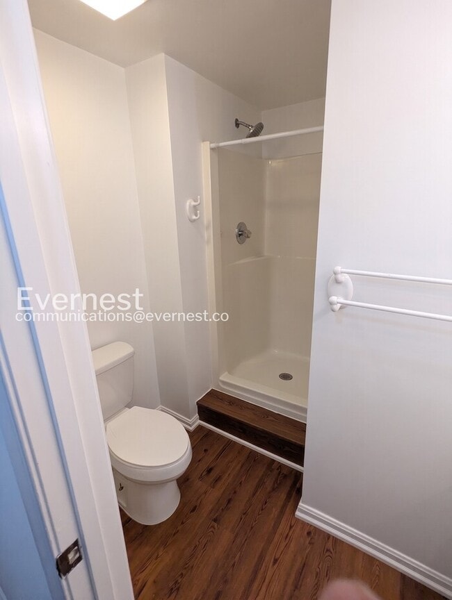 Building Photo - 3 Bed, 3.5 Bath Townhome with Modern Amenities / Available Soon!