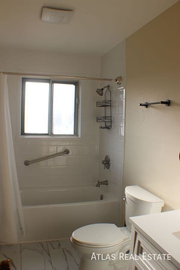 Building Photo - 9415 Brentwood St