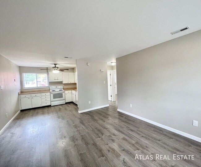 Building Photo - 1805 Eagle View Dr