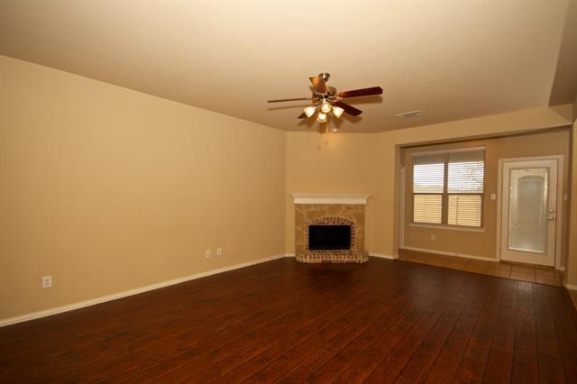 Building Photo - 404 Hummingbird Dr