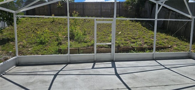 Building Photo - 1607 Stanbury Dr