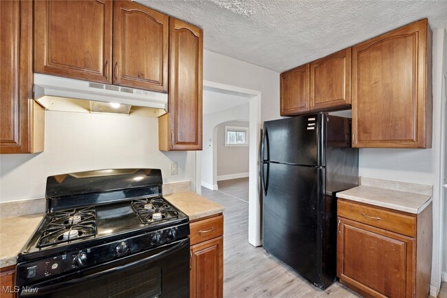 Building Photo - 4367 E 139th St
