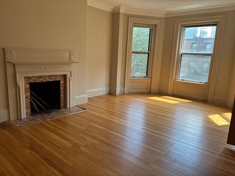 Building Photo - 42 Fenway
