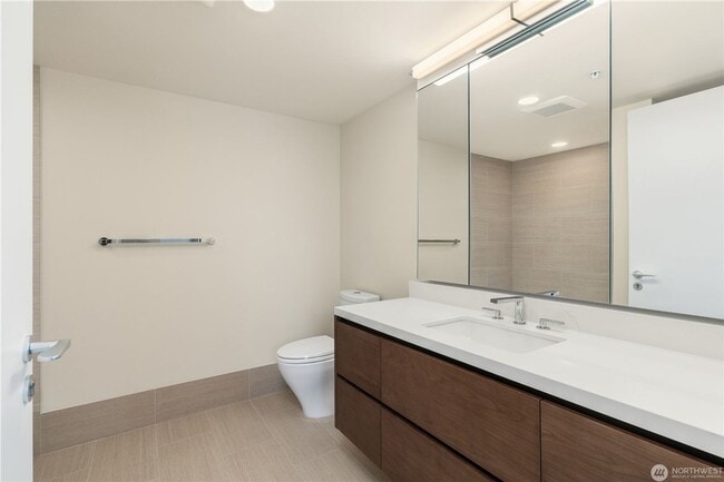 Building Photo - Gorgeous Condo Steps from Pike Place Market!- $2350