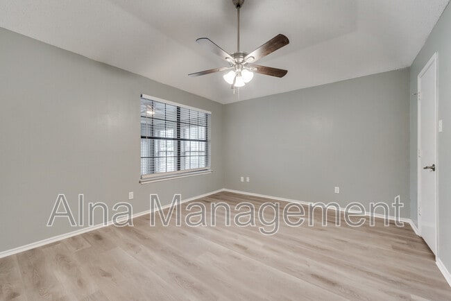 Building Photo - 6014 Meadowside Trail