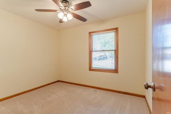 Building Photo - 6800 Oakmont Ct