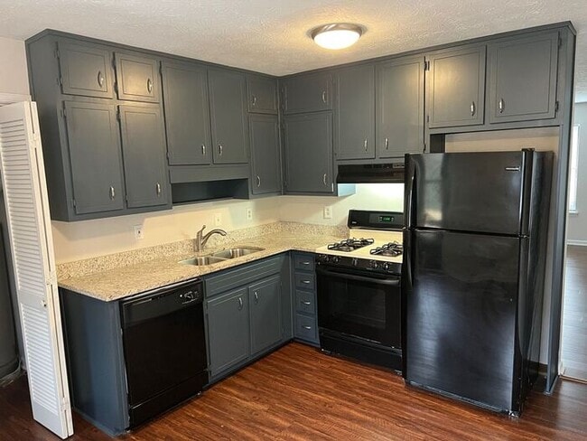 Building Photo - NOW READY!!! 2 bedroom 1 bath in SNELLVILLE!