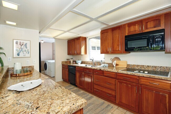 Building Photo - Spacious 3-bedroom, 2 bath home in Kailua