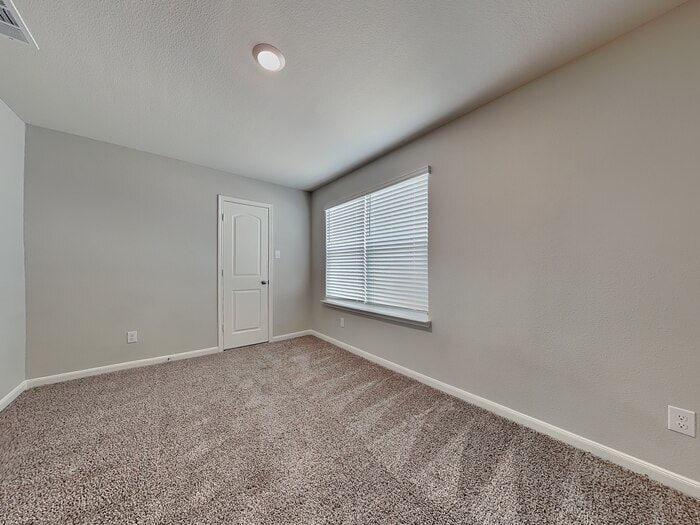 Building Photo - 9609 Teton Vis Dr