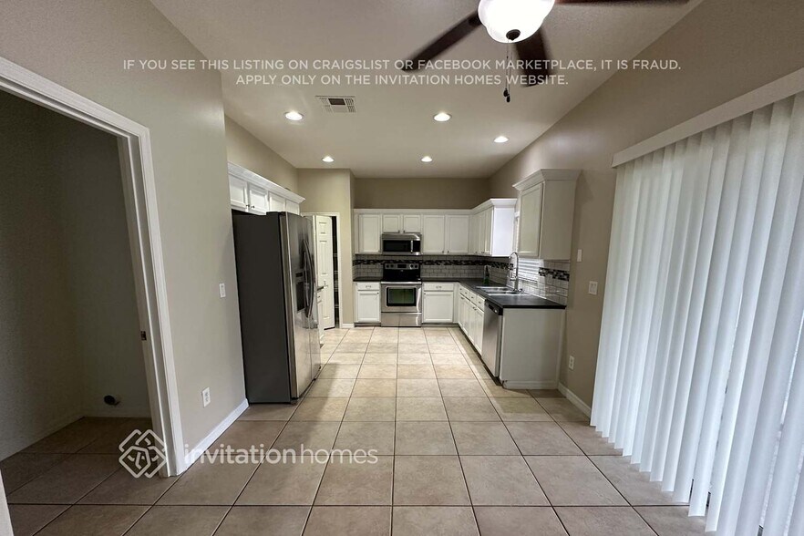 Building Photo - 2103 Hammock Moss Dr